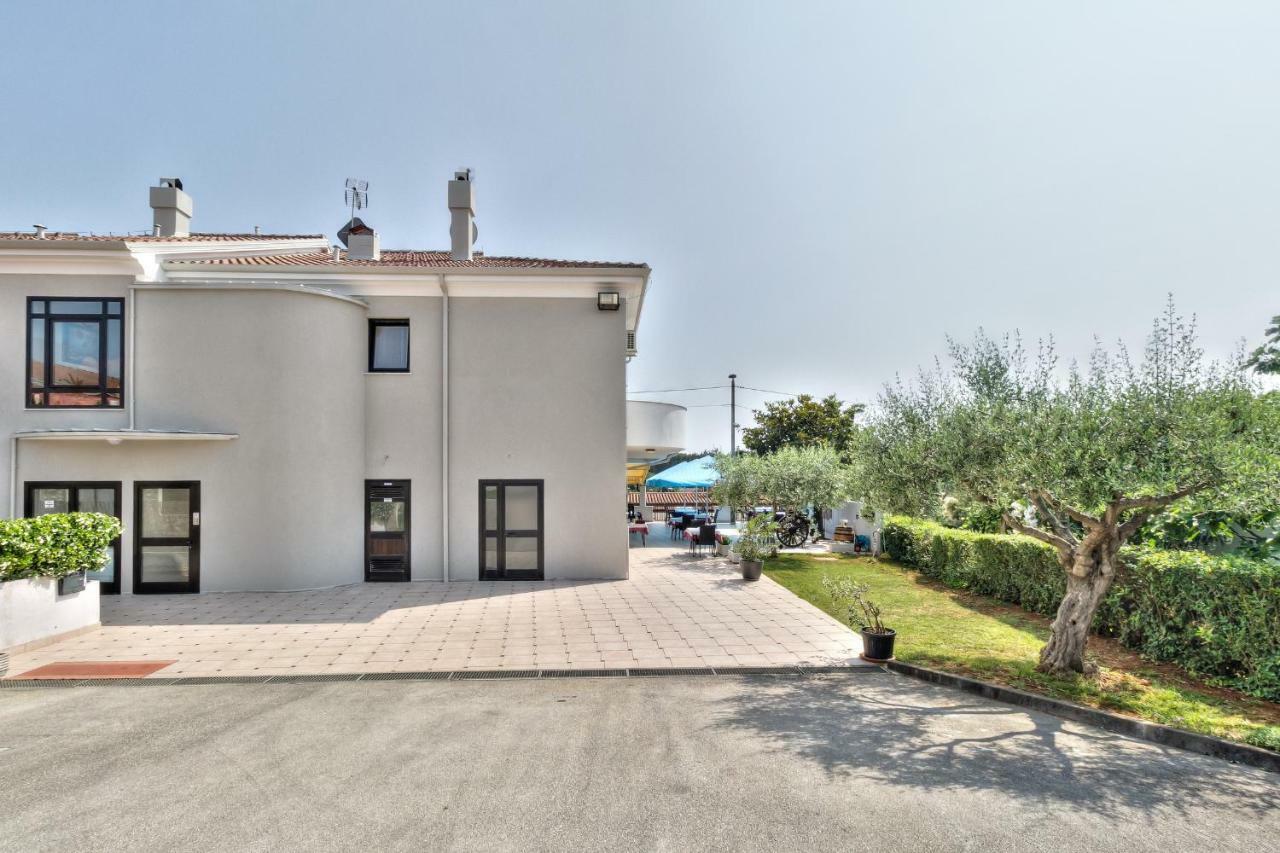 Apartments El Faro Savudrija Eksteriør bilde